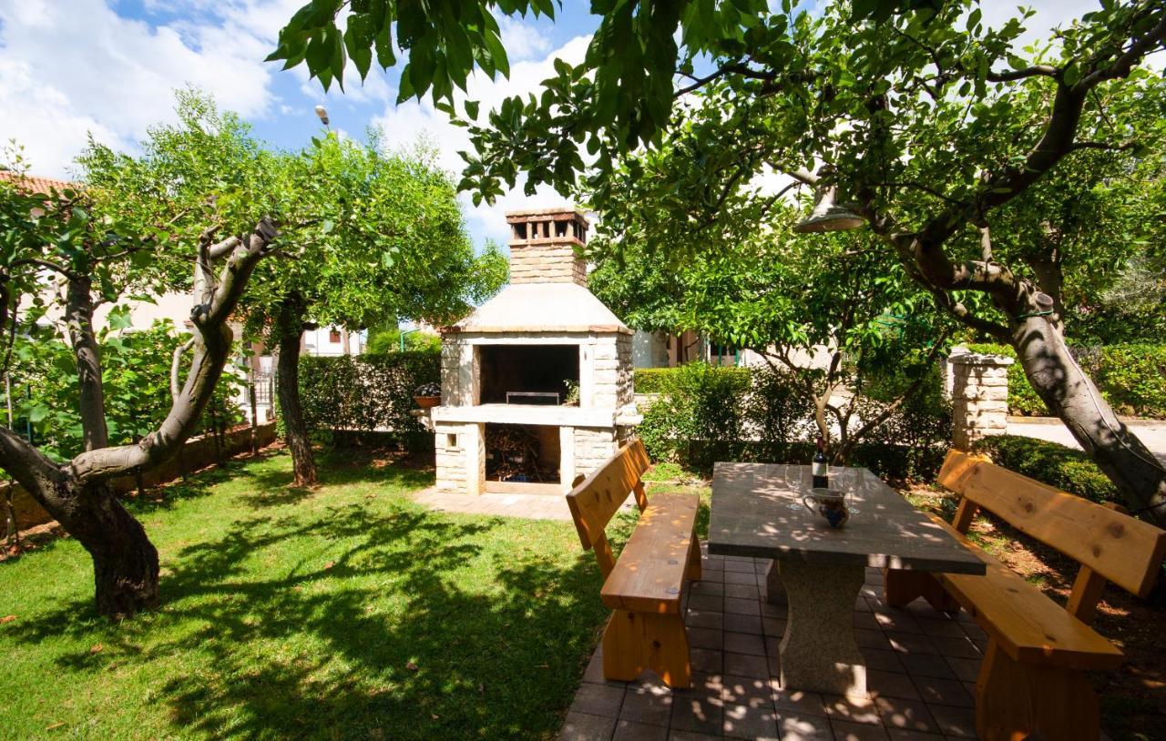 Guest House Ljubica Medulin Exterior foto